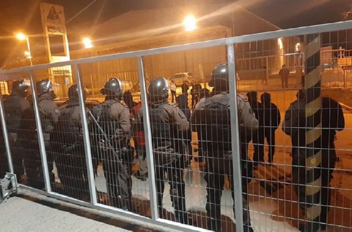 Resyder con custodia policial
