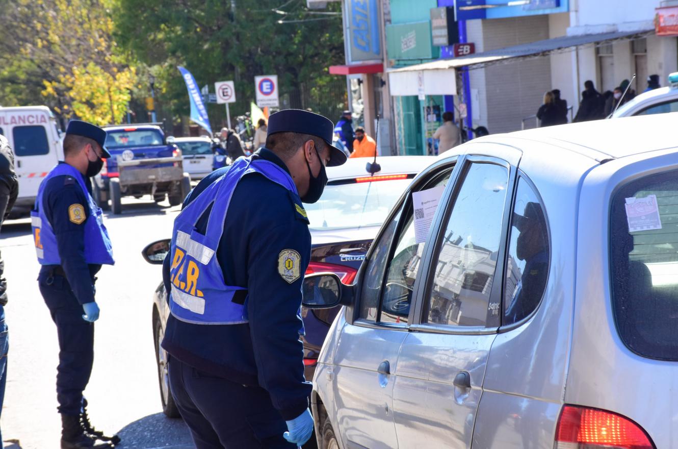 Habrá operativos especiales el fin de semana y recordaron no realizar reuniones sociales