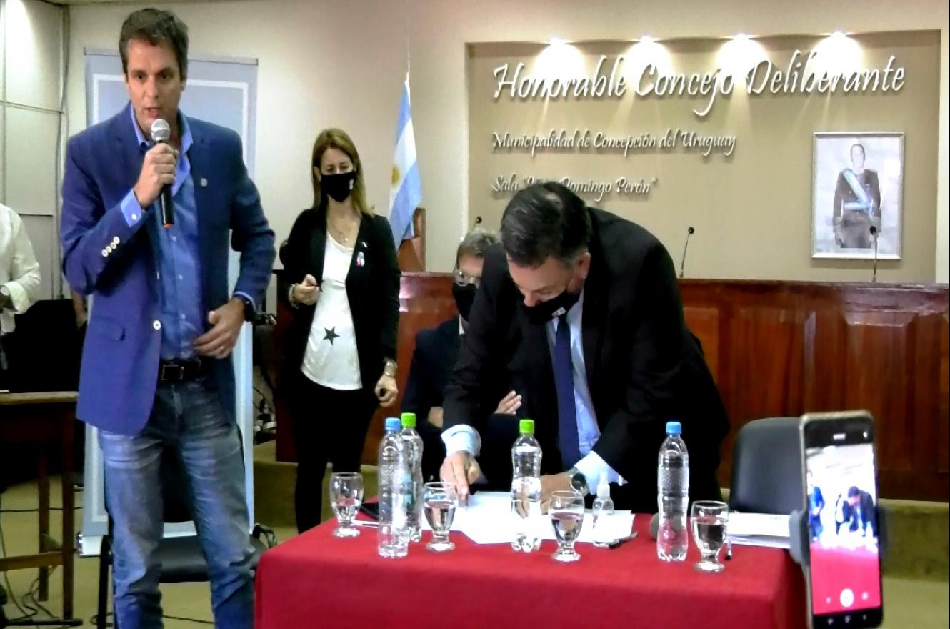 Cresto y Oliva firmaron convenio