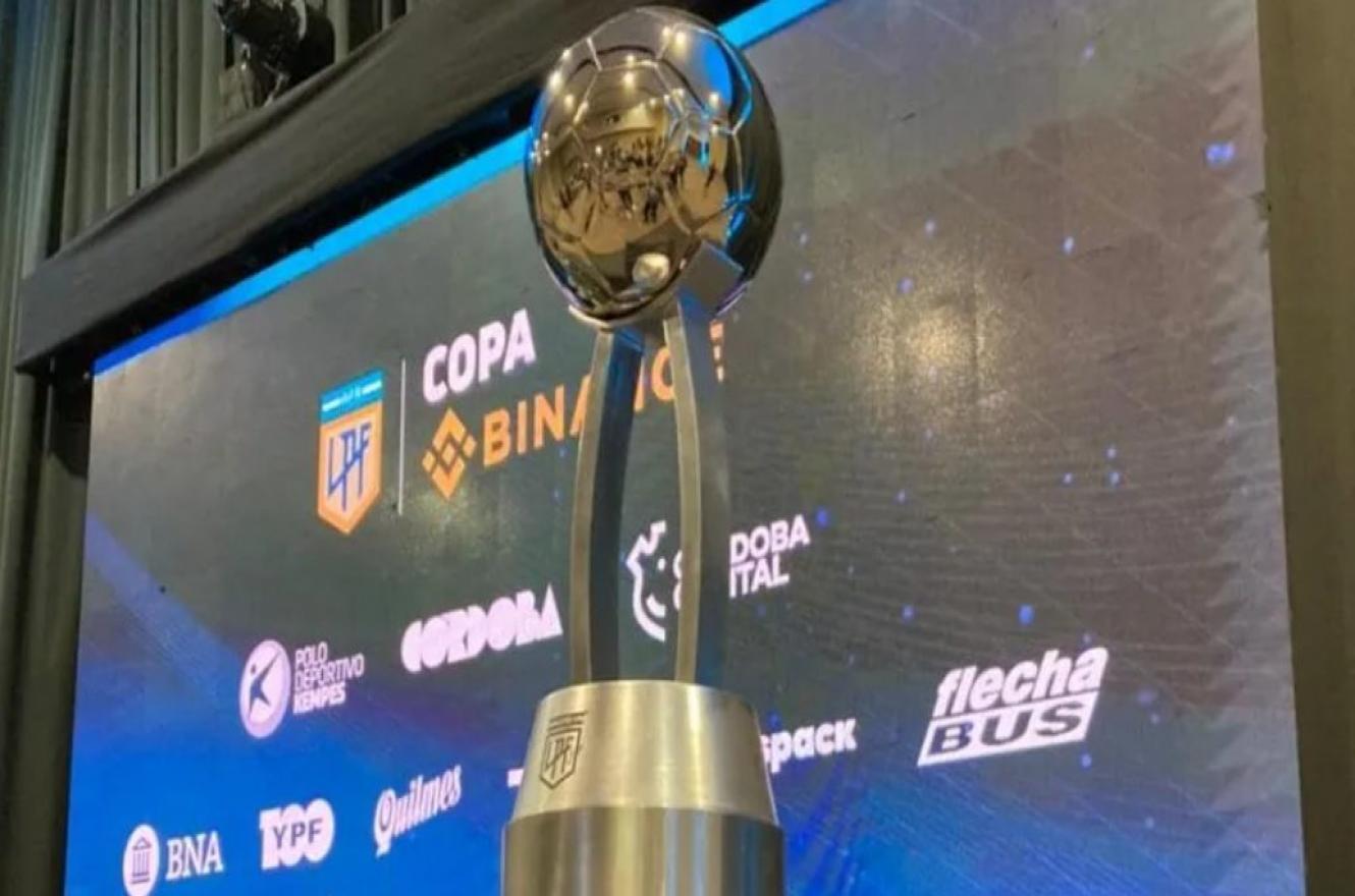 Fútbol entre lunes y martes se definirán los últimos clasificados a