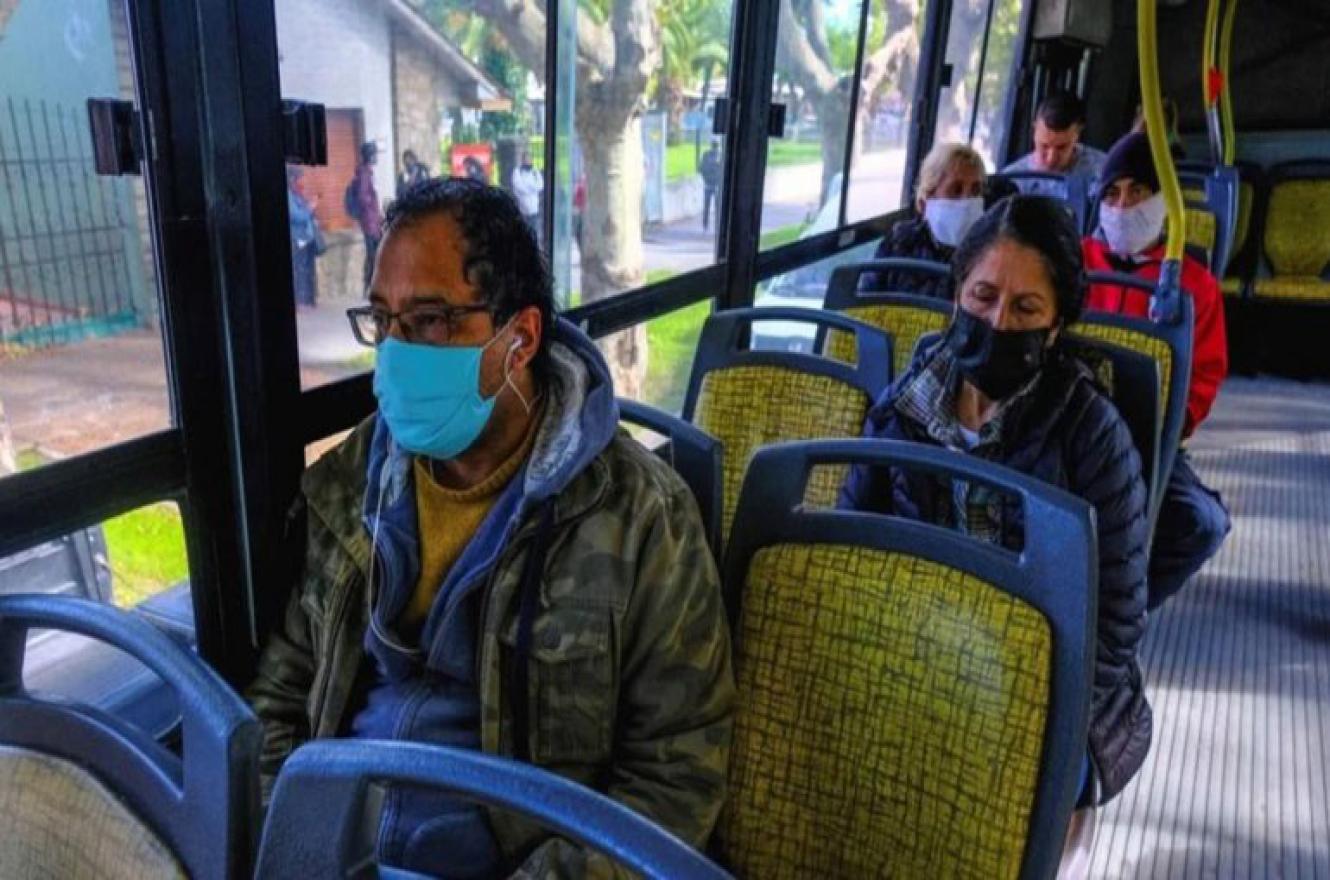 El gobierno nacional dispuso el uso obligatorio de tapabocas en el ...