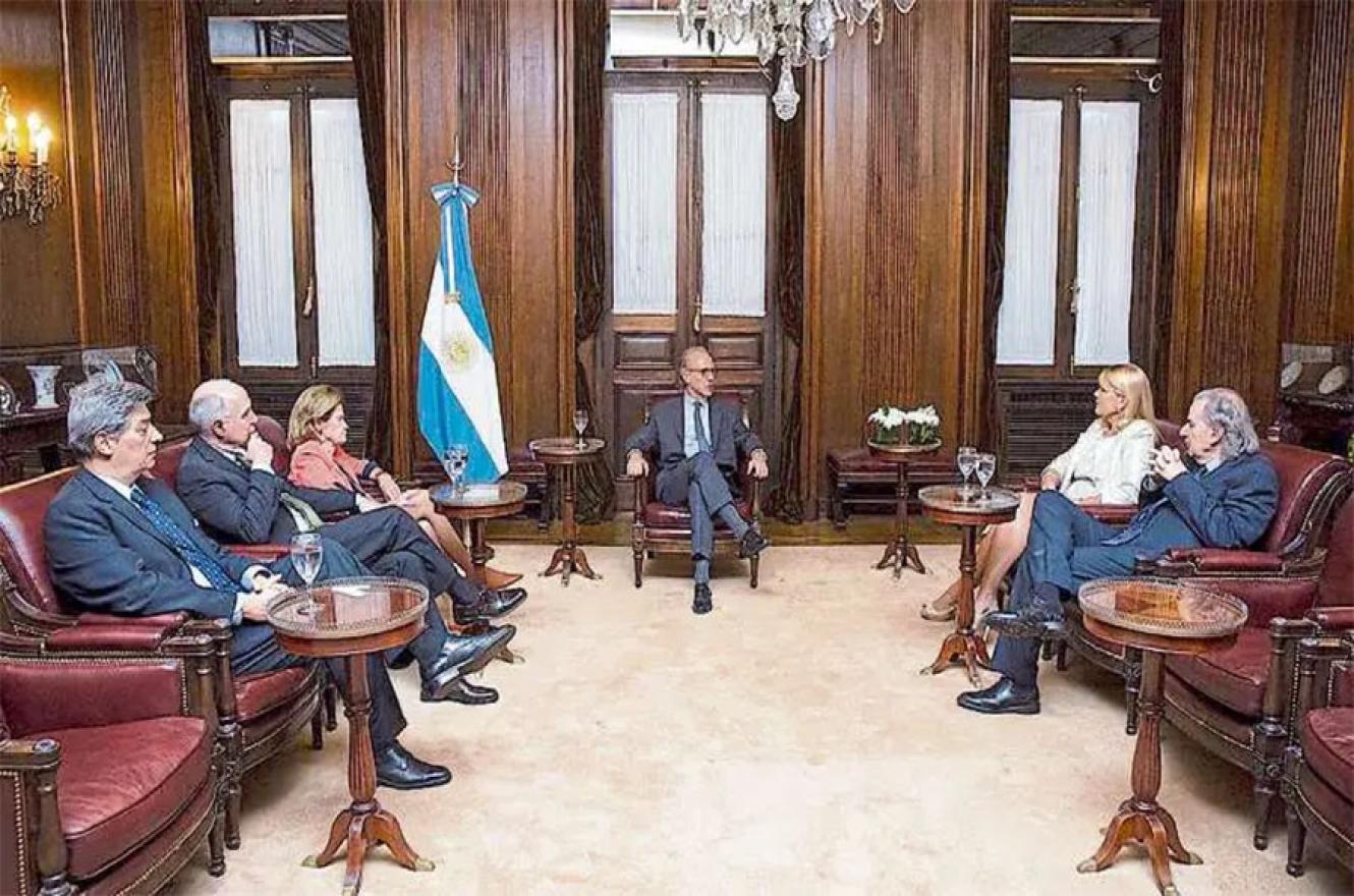 El Presidente inició gestiones y consultas con la UBA para definir la integración de un Consejo Consultivo que evaluará el rol de la Corte y de la Magistratura.