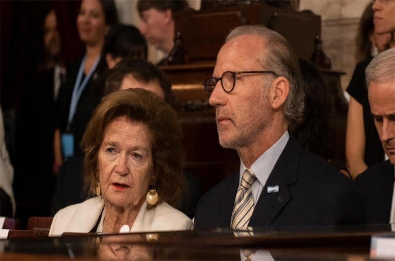 Elena Highton de Nolasco junto a Carlos Rosenkrantz, vicepresidenta y presidente de la Corte Suprema de Justicia de la Nación.