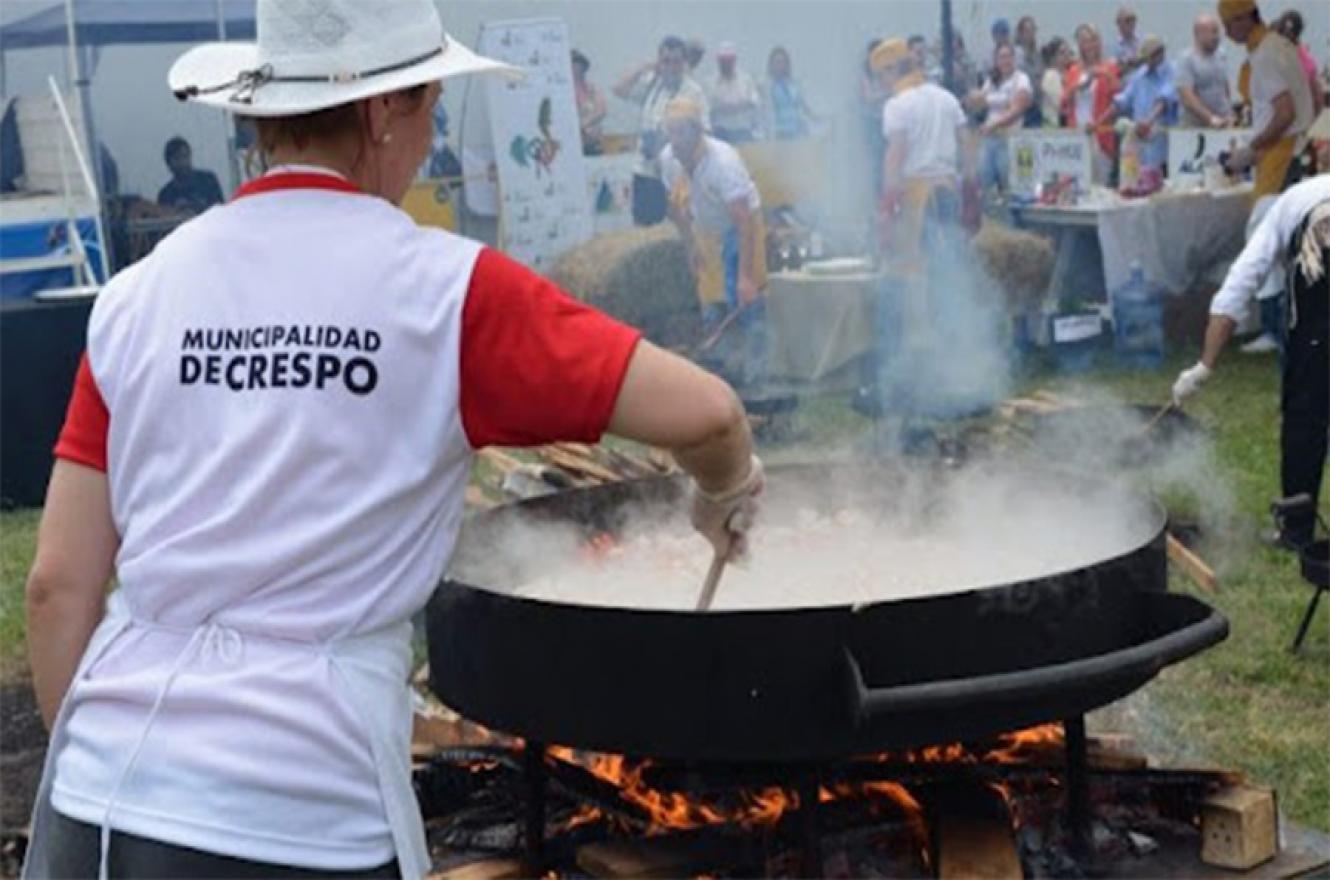 Crespo con su Feria Emprende se consolida como una vidriera para compartir el potencial productivo de la localidad y la región.