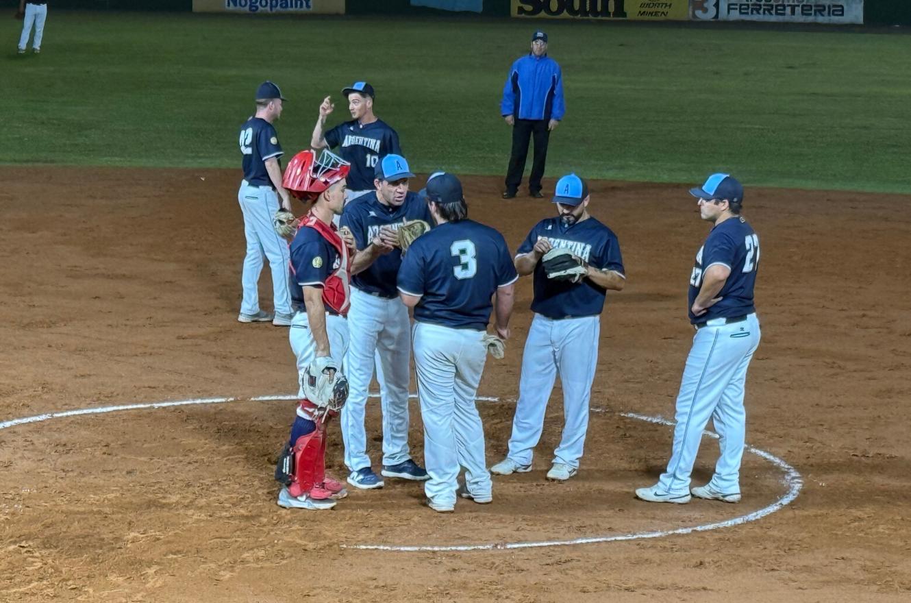 Softbol: Argentina se despidió de su público con una exhibición previa al Mundial