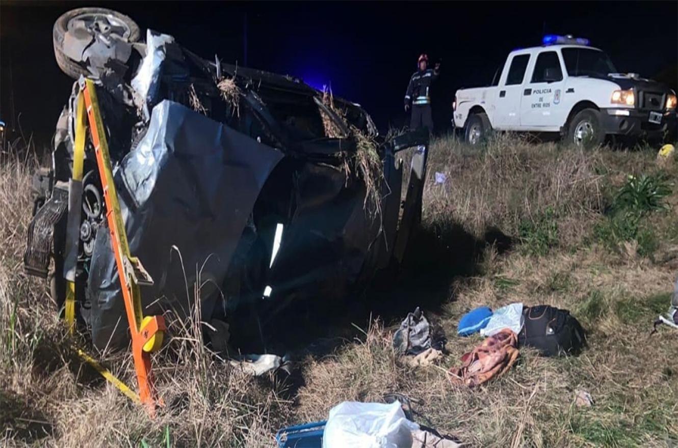 El Volkswagen Gol Trend despistó en inmediaciones a la rotonda de acceso a la localidad de San José (Departamento Colón).