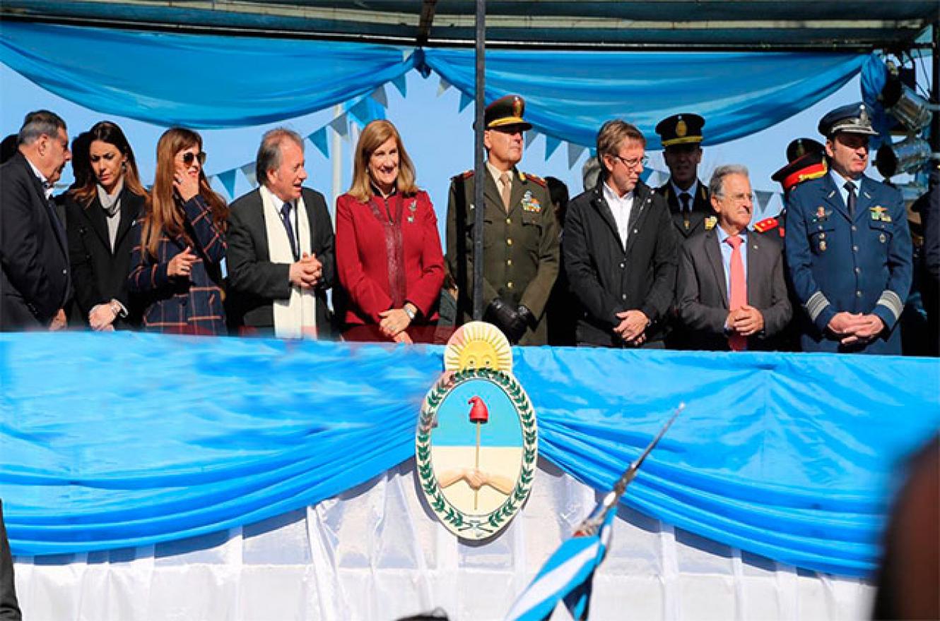 El acto oficial por el Día de la Bandera se realizó en Pueblo Belgrano