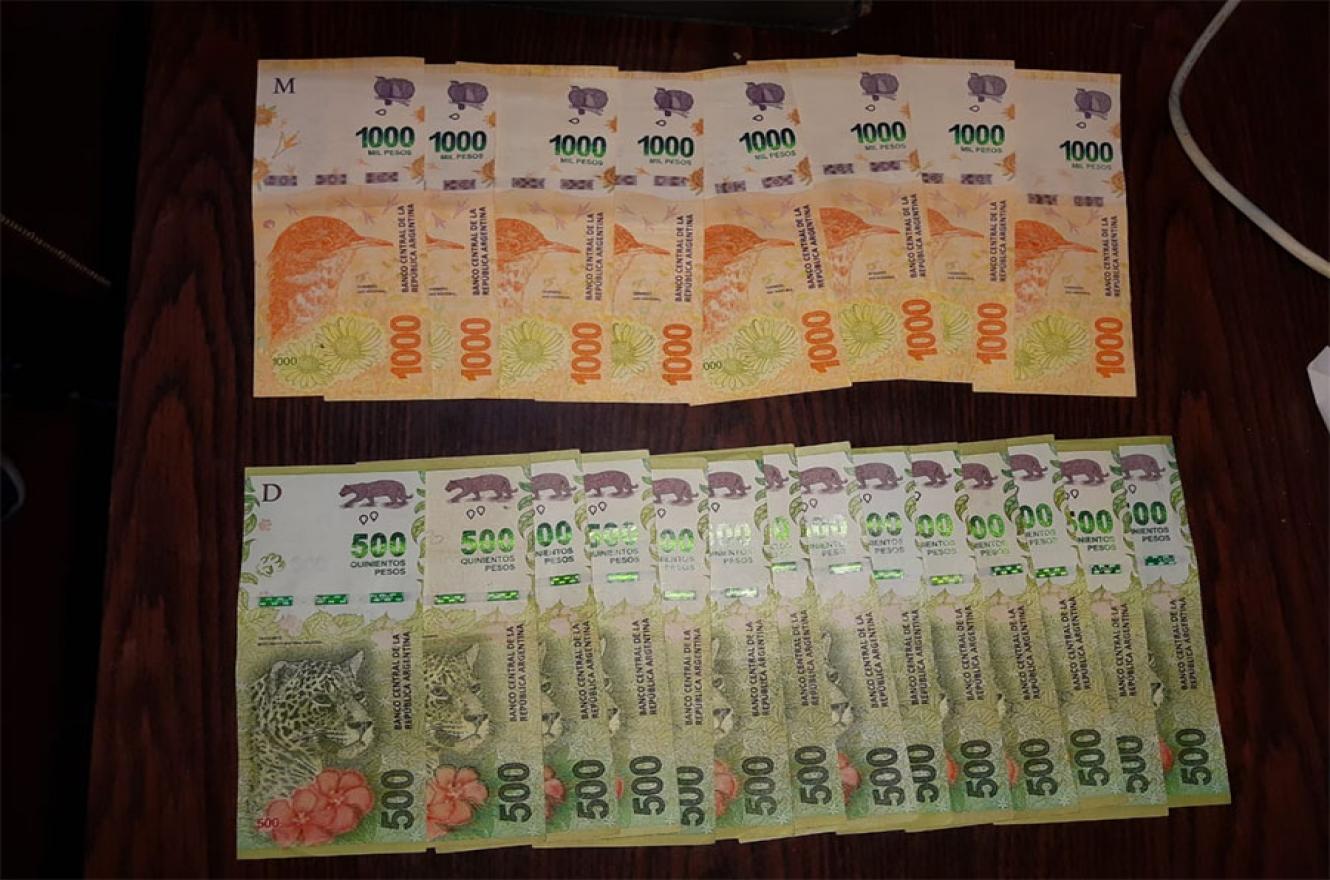 En los allanamientos realizados en Crespo por narcomenudeo se secuestró drogas y dinero en efectivo de moneda nacional y extranjera.