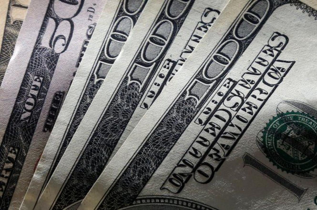 El dólar blue cayó casi $4 y cortó la racha de ocho alzas en fila