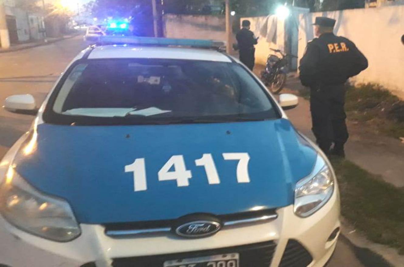 La Policía en el procedimiento de calle Ayacucho y Etchevehere de Gualeguaychú.