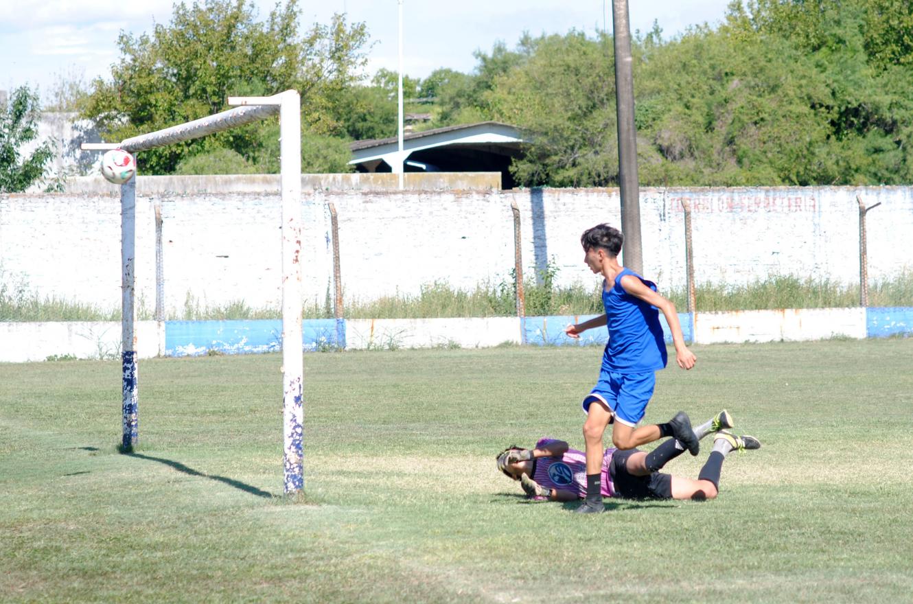 Sportivo Urquiza e Instituto jugaron un amistoso rumbo a la Liga Paranaense de Fútbol
