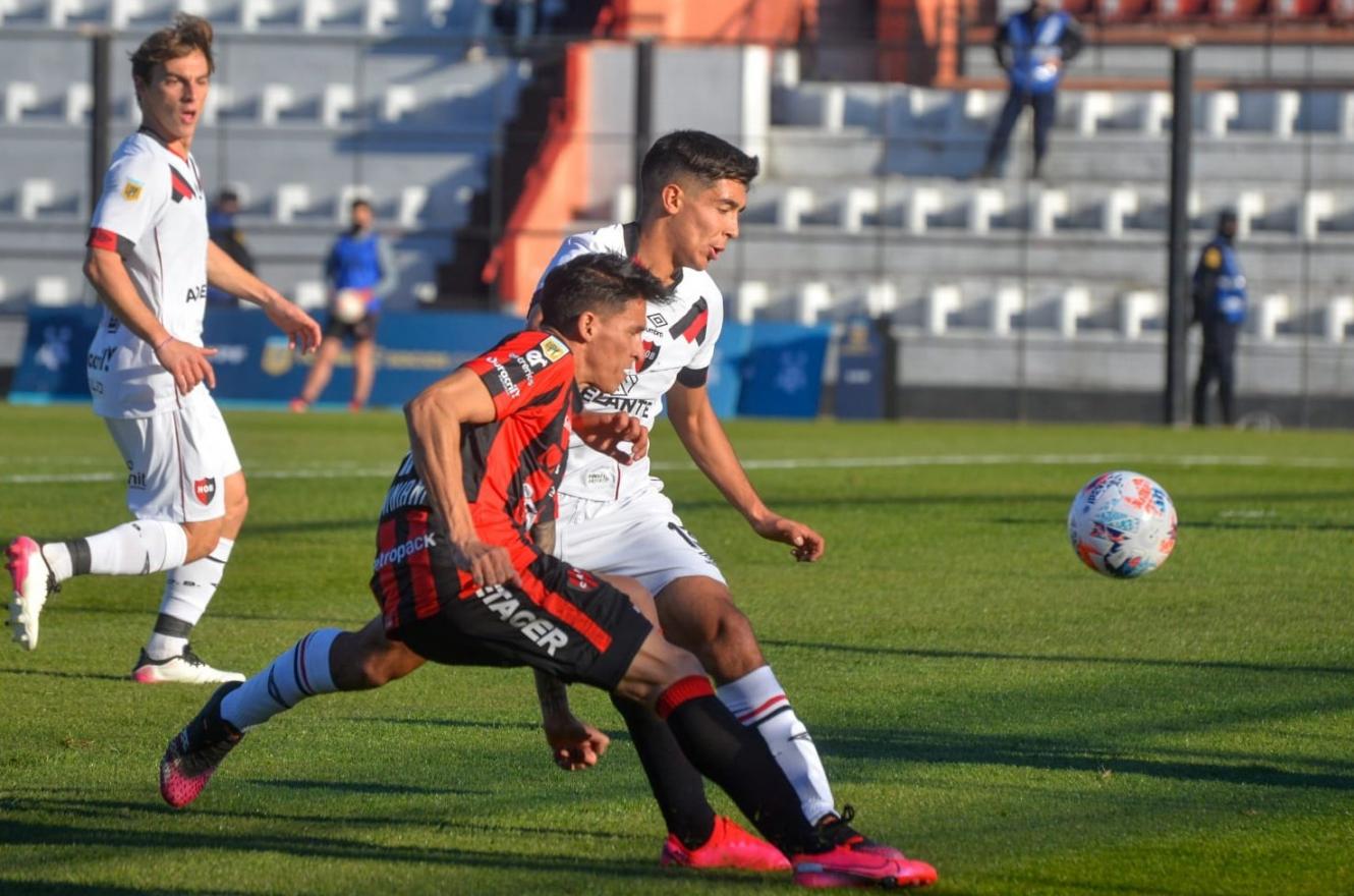 Patronato empató sin goles con Newell’s y ninguno de los dos pudo llegar a la punta