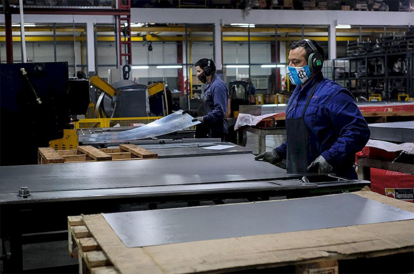 La pandemia ha dejado al descubierto hasta qué punto pueden ser tóxicos para la convivencia en la diversidad algunos medios de comunicación, analistas, conductores/as de noticieros y, por supuesto, la activa legión de economistas ortodoxos dominantes en el espacio público.