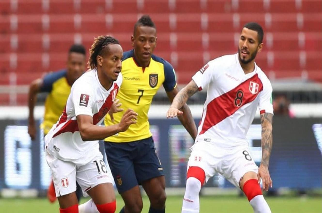 Perú sorprendió a Ecuador, pero no le alcanzó para salir del fondo de la tabla