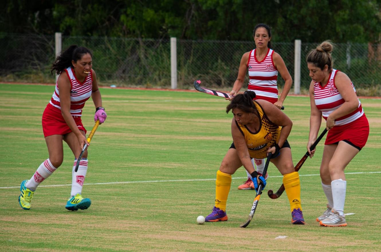 Las Mamis Hockey celebraron un encuentro por el Día de la Mujer