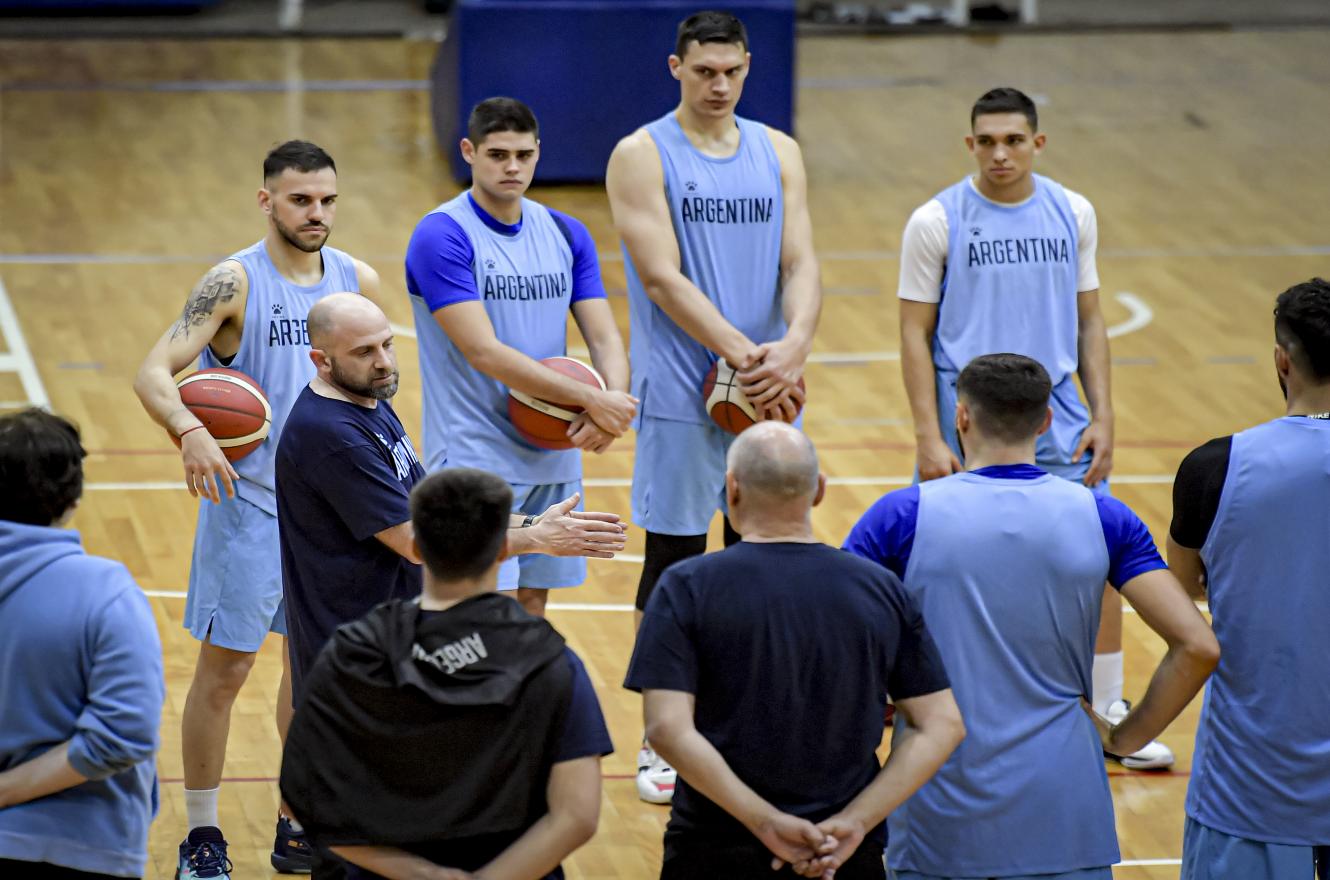 Básquet: con el paranaense Matías Solanas, Argentina ya entrena en el CeNARD