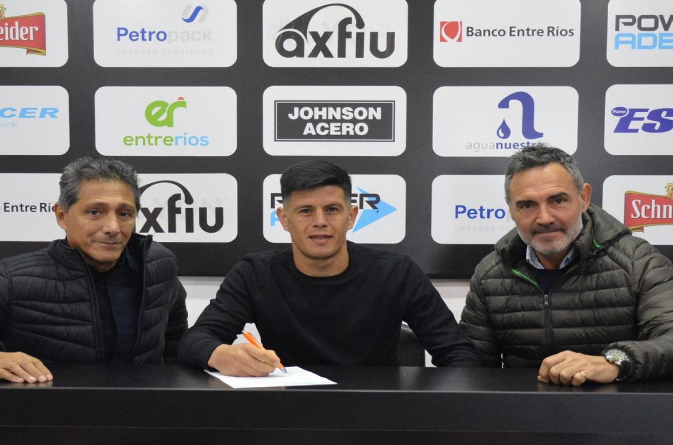 El delantero Marcelo Estigarribia firmó su contrato como refuerzo de Patronato