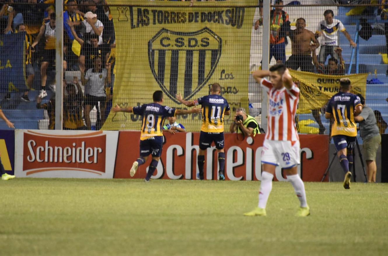 Sportivo Dock Sud dio la nota y sacó por penales a Unión de Santa Fe de la Copa Argentina