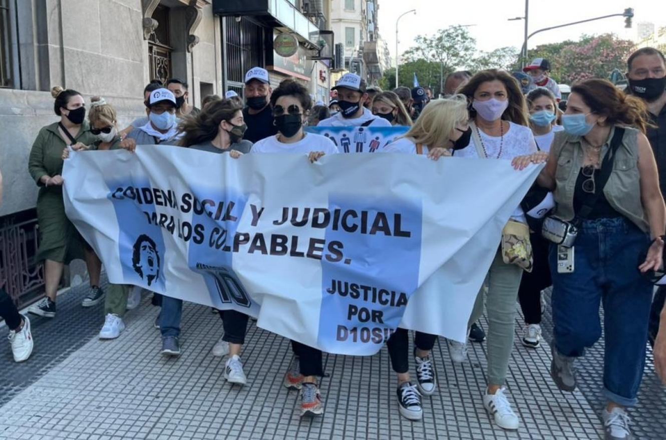 En Buenos Aires hubo un masivo reclamo de justicia por la muerte de Maradona