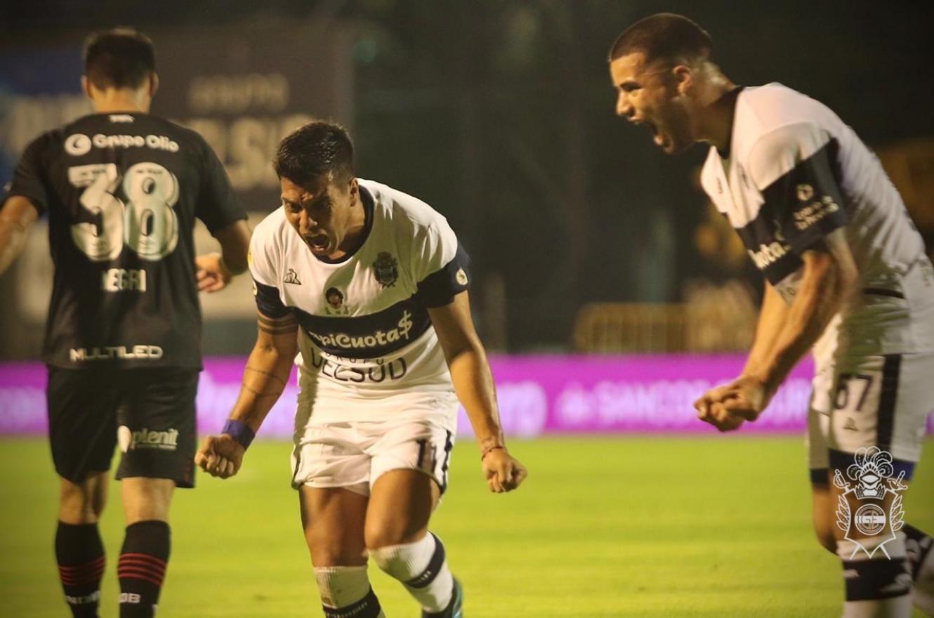 En el bosque platense, Gimnasia le ganó a Newell’s y festejó al cierre de la fecha
