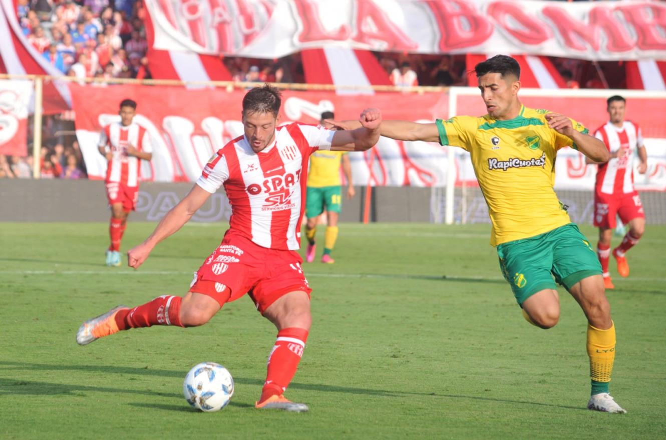 A Unión y Defensa y Justicia les faltó contundencia y empataron sin goles en Santa Fe