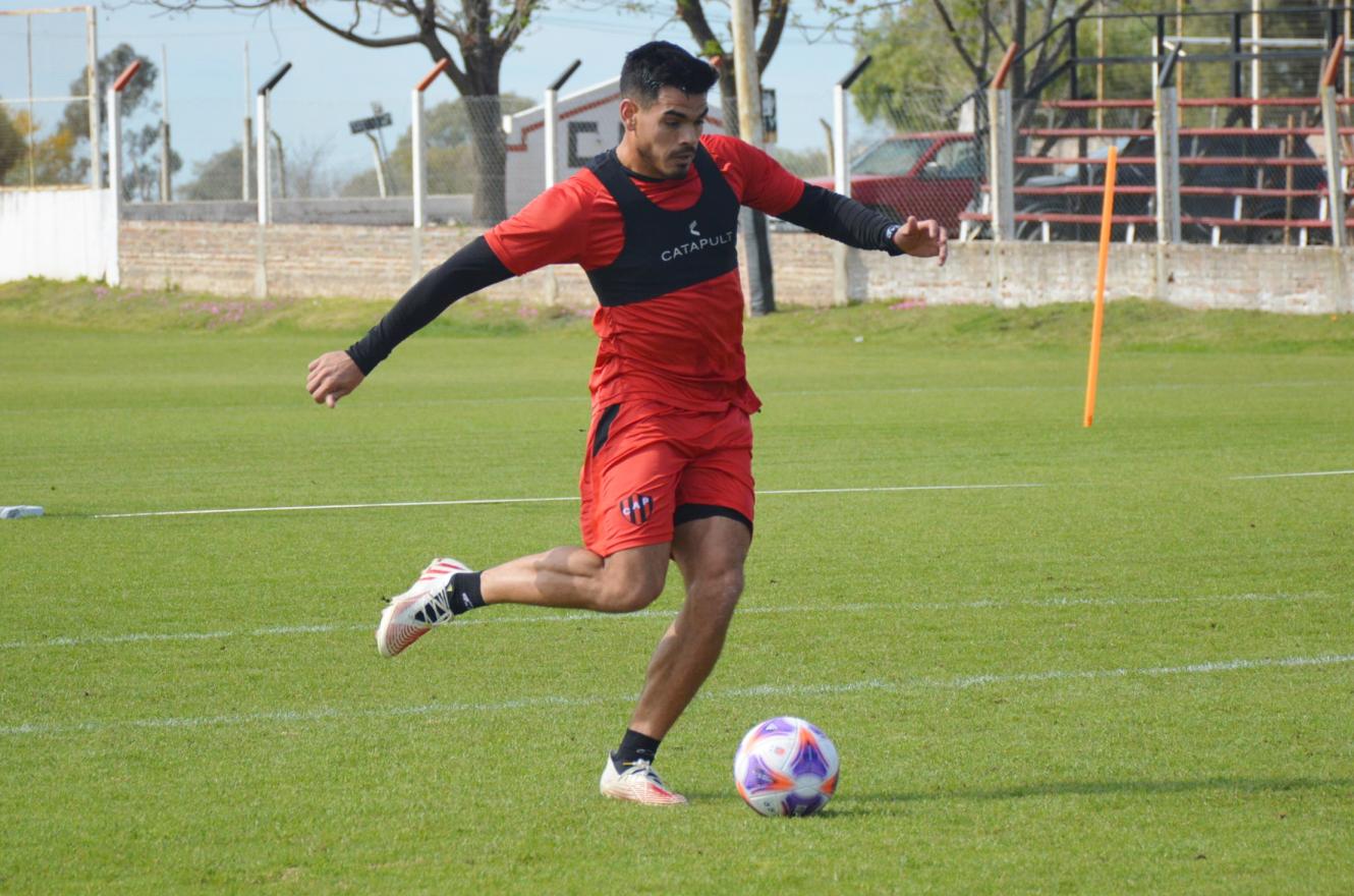 Patronato no podrá contar con Sergio Ojeda y prepara tres cambios para recibir a Unión