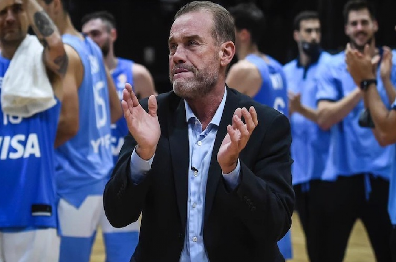 Néstor “Che” García renunció como entrenador del seleccionado argentino de básquet