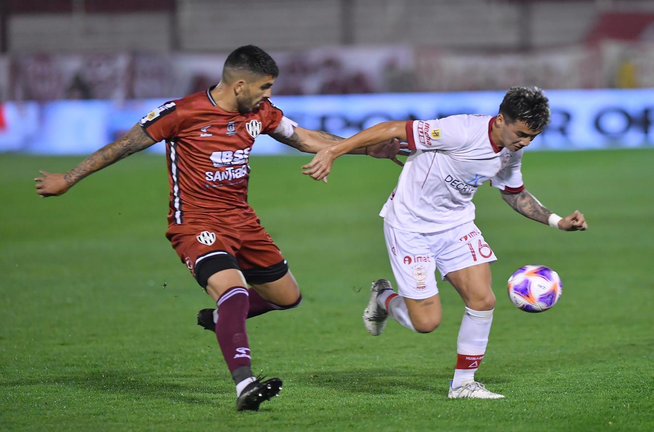 Huracán le ganó a Central Córdoba, le dio una mano a Patronato y quedó como escolta