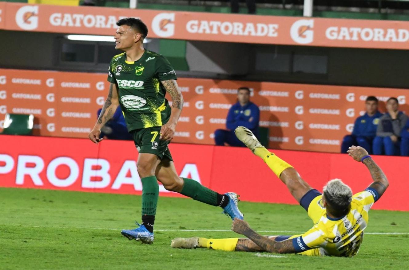 Defensa y Justicia goleó a Rosario Central con el aporte del entrerriano Walter Bou