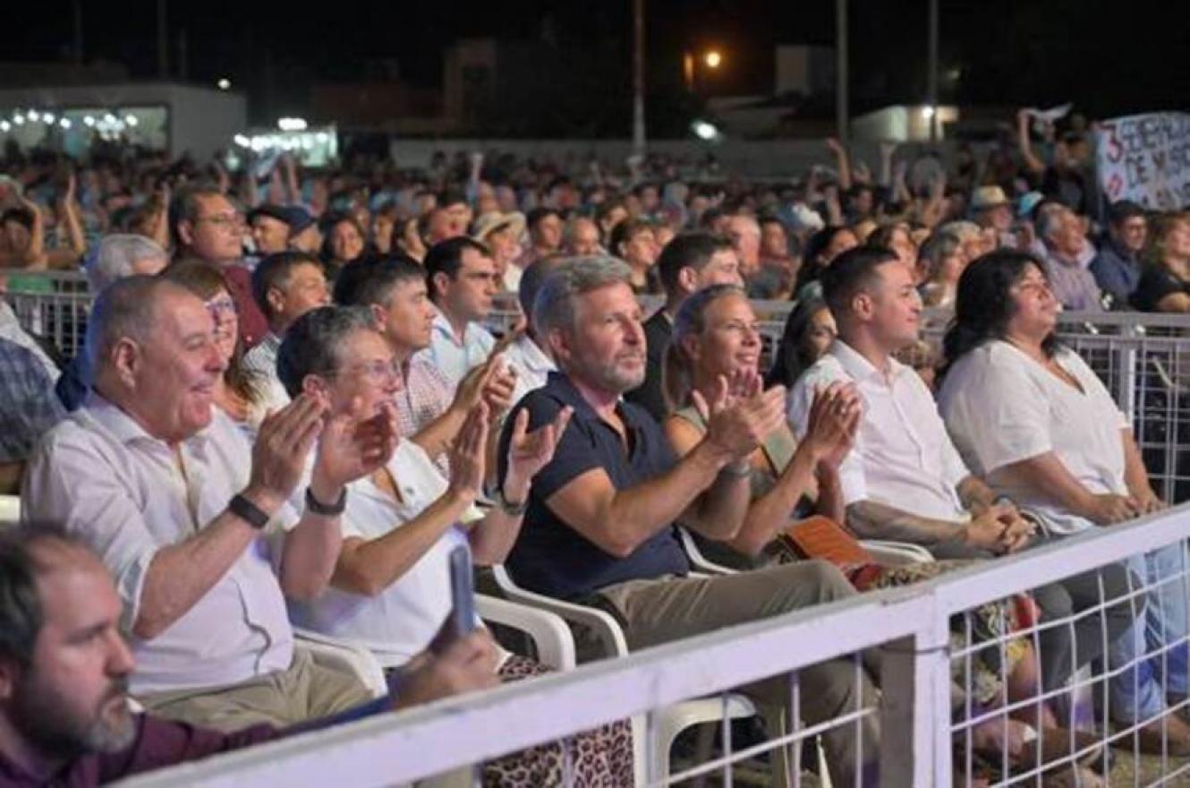 El gobernador Rogelio Frigerio participó de la Fiesta Nacional del Chamamé en Federal. 