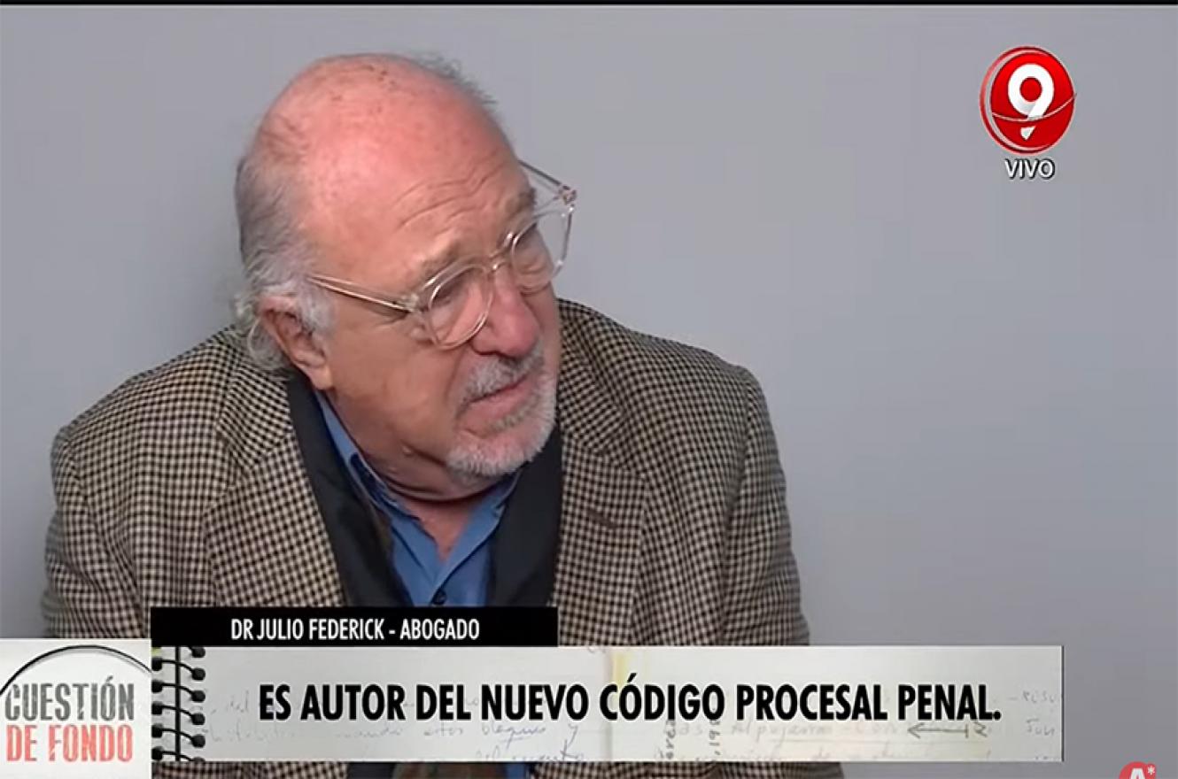 Julio Federik quien acusó más de 50 años de experiencia en el Derecho Penal aseguró que nunca vio el festival de recusaciones que ensaya la defensa del condenado en primera instancia, Sergio Urribarri.