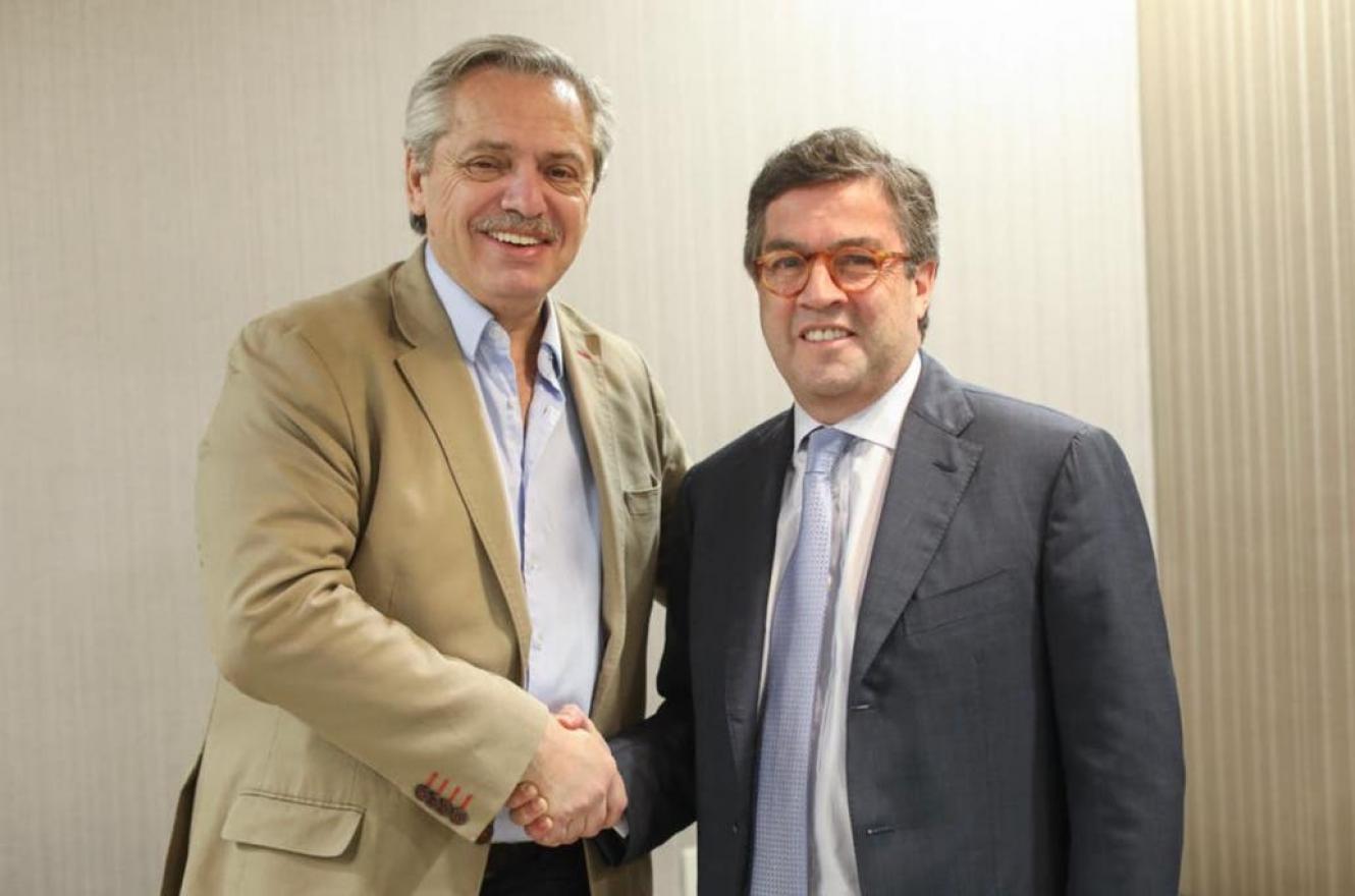 Fernández con el presidente del BID