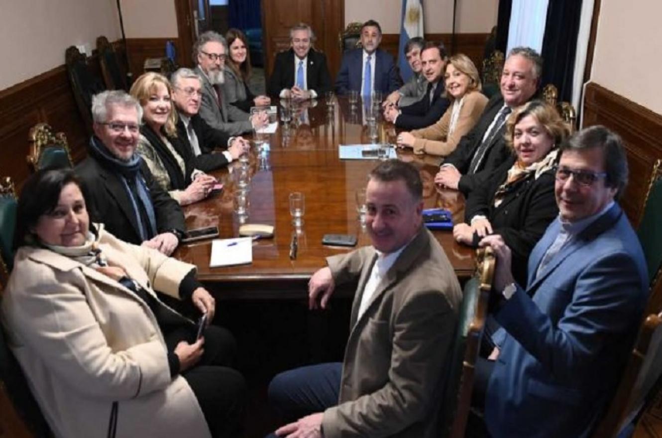 Fernández con senadores