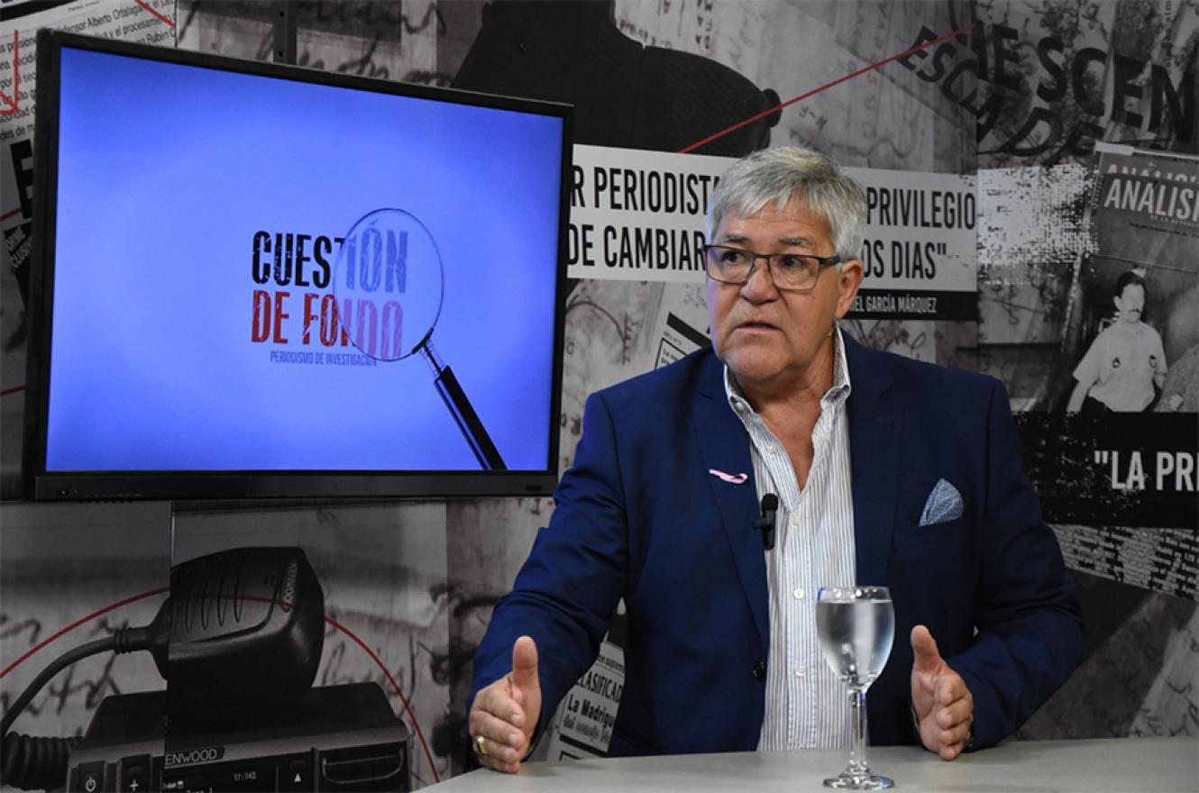 El presidente del IOSPER, Fernando Cañete, denunció que los médicos por intereses prescriben medicamentos con el nombre comercial y no por la mono droga. Además de un festival de amparos, porque los abogados saben que la doctrina de la Justicia, aunque el IOSPER tenga razón, hará pagar las costas a la obra social. Es como ir a cazar a un zoológico.