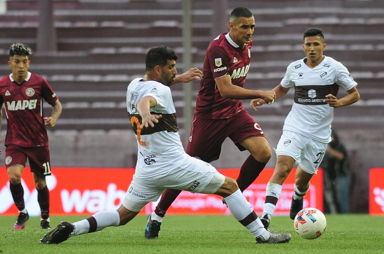 Lanús y Platense protagonizaron un empate a puro gol en “La Fortaleza”