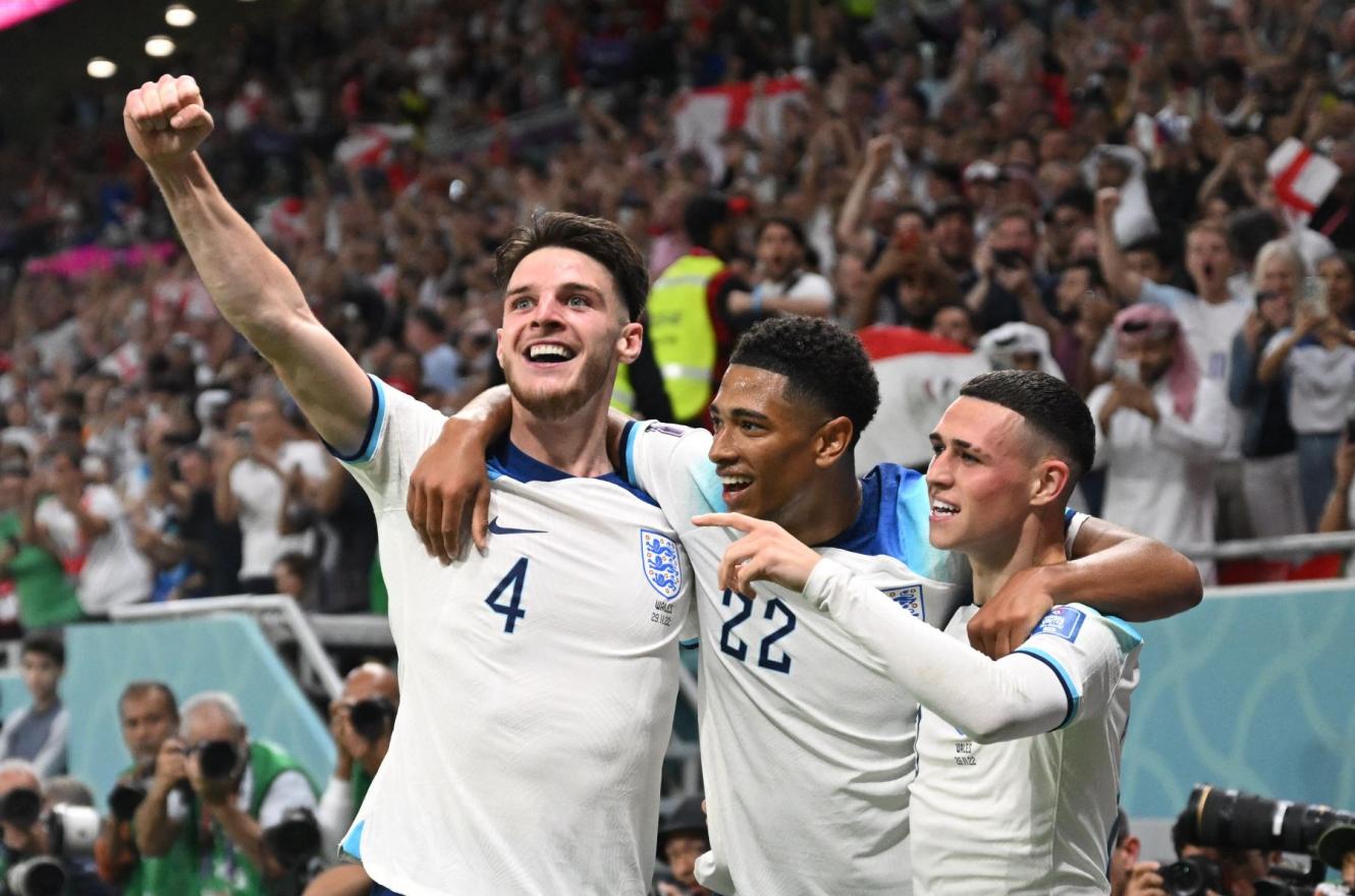 Inglaterra goleó a Gales y sacó boleto para enfrentar a Senegal en octavos de final