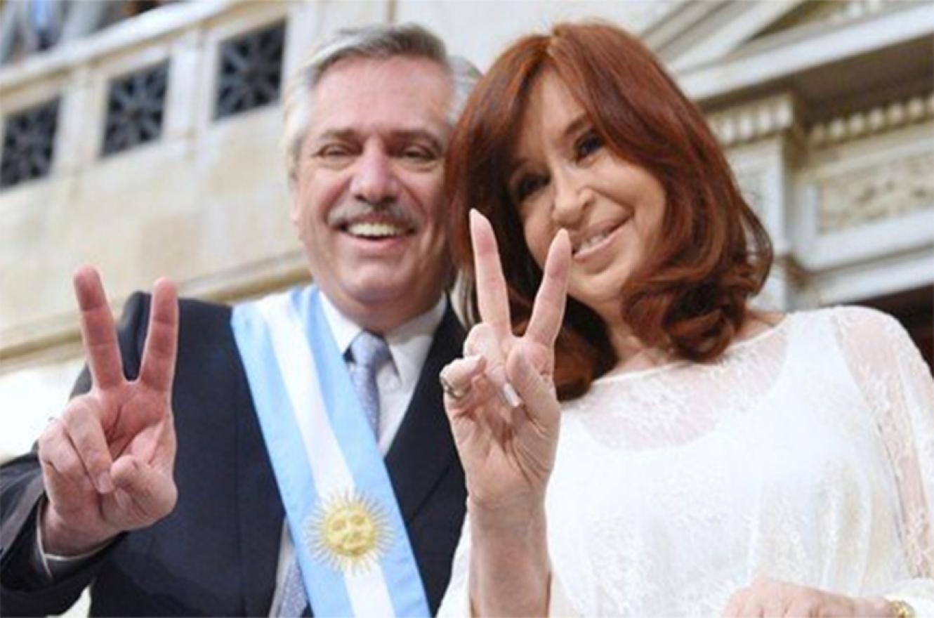 Alberto Fernández y Cristina Fernández durante el acto de asunción del Gobierno Nacional.