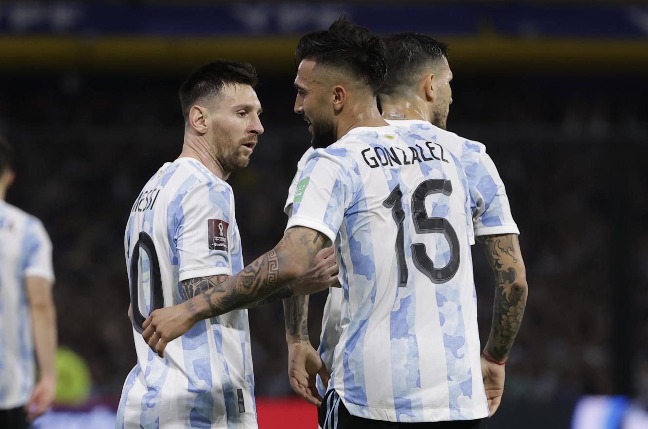 Eliminatorias: Argentina se despidió de local con un triunfo por demolición ante Venezuela