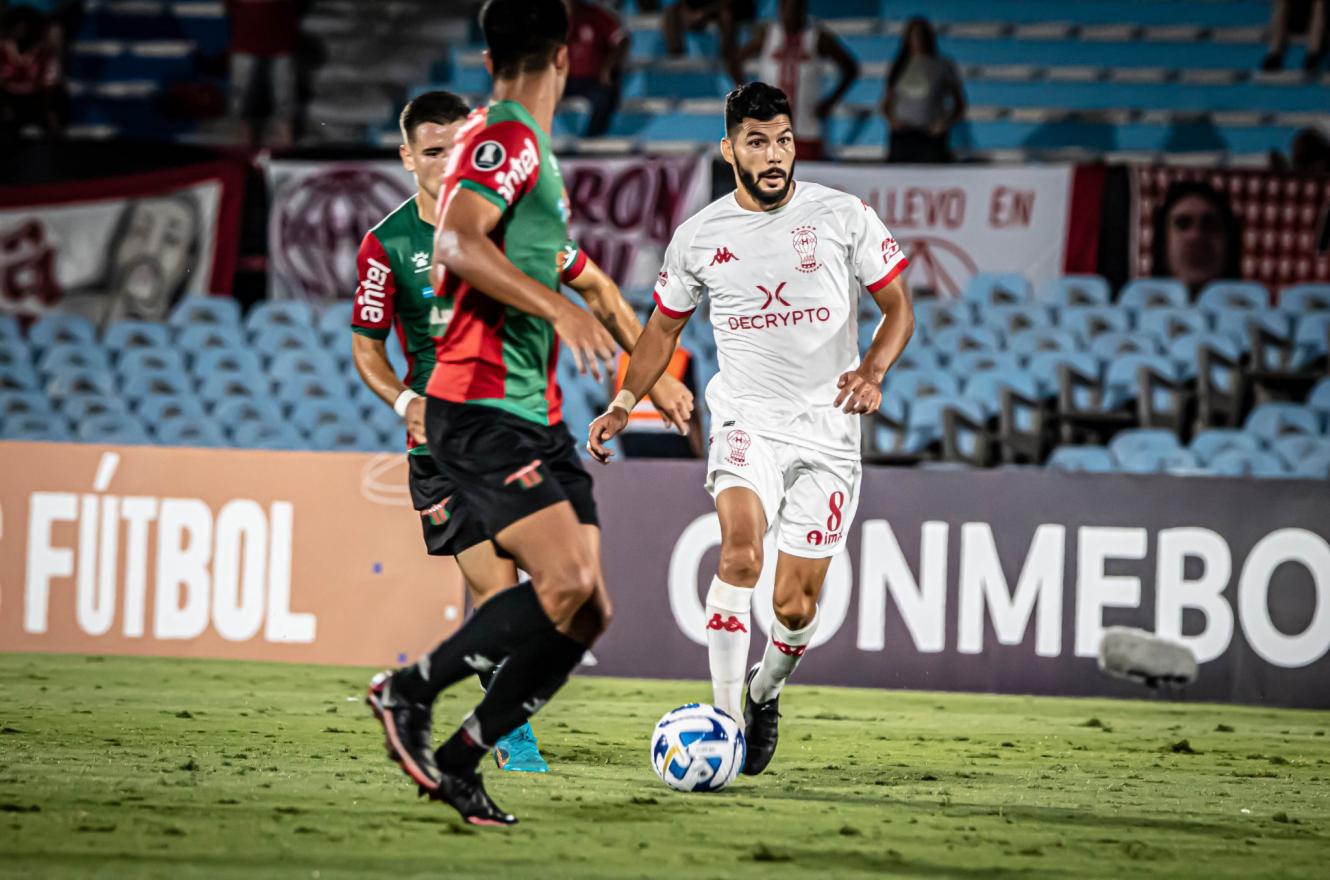 Copa Libertadores: Huracán se trajo un empate sin goles de su visita a Boston River