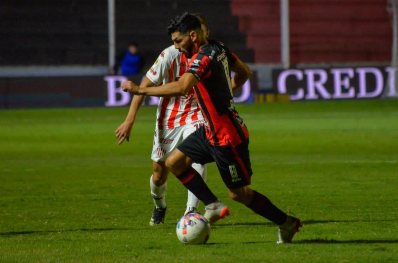 Con goles de Barrios, Patronato le ganó a Unión en el estreno de Sava como local