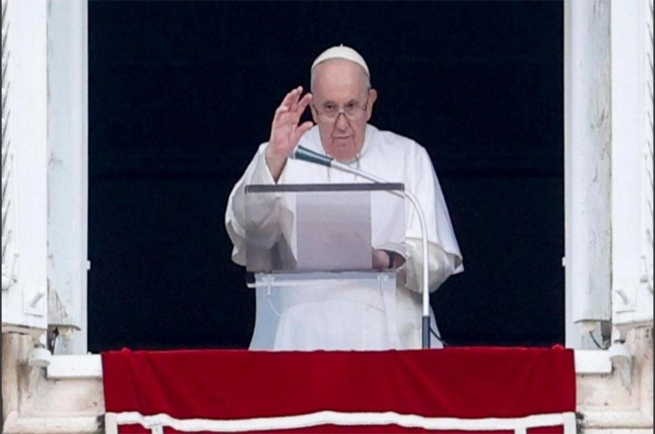 El papa Francisco hoy en la ventana de su estudio del Palacio Apostólico.