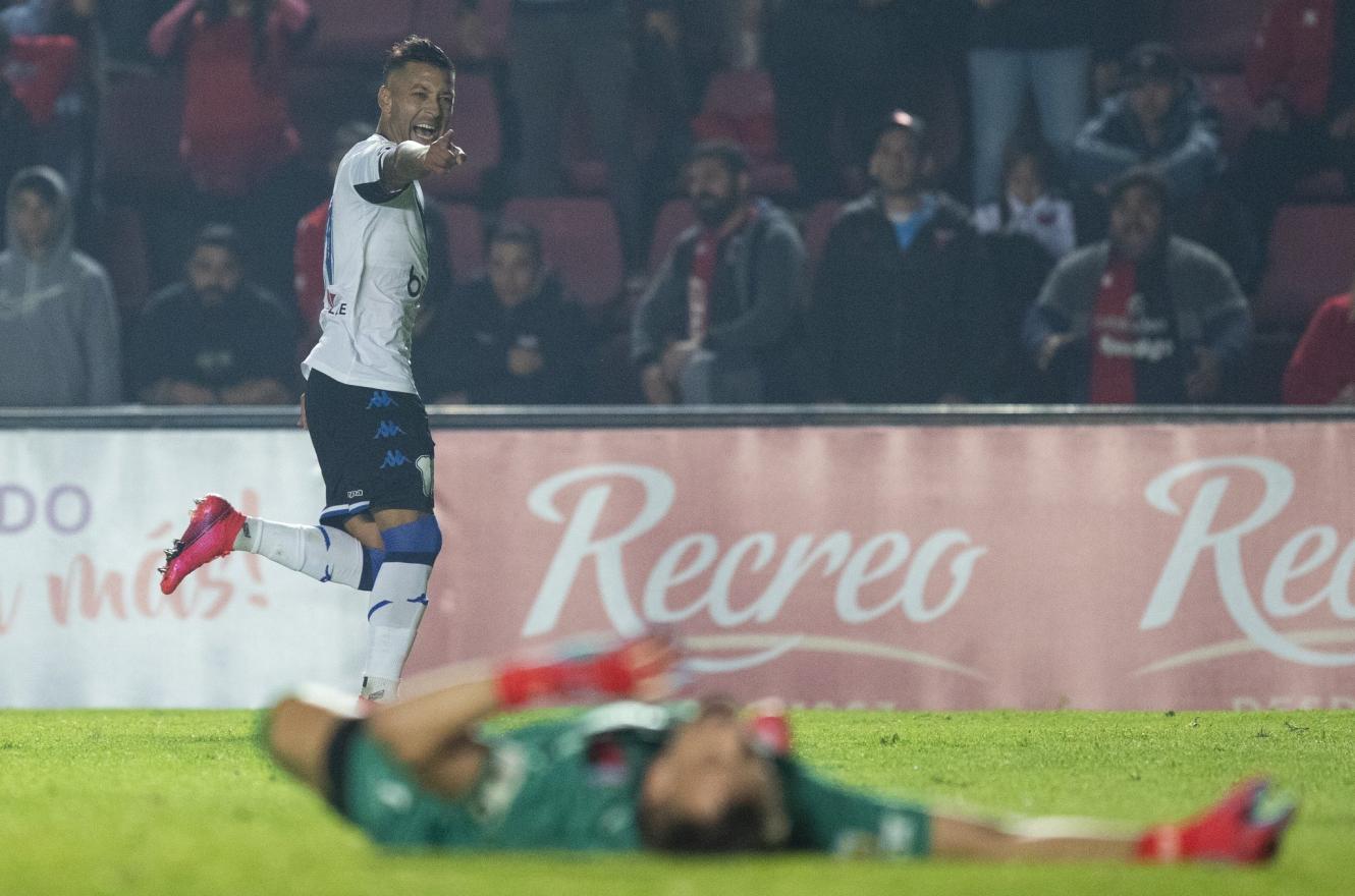Copa de la Liga Profesional: Vélez venció a Colón y cerró con una sonrisa su participación