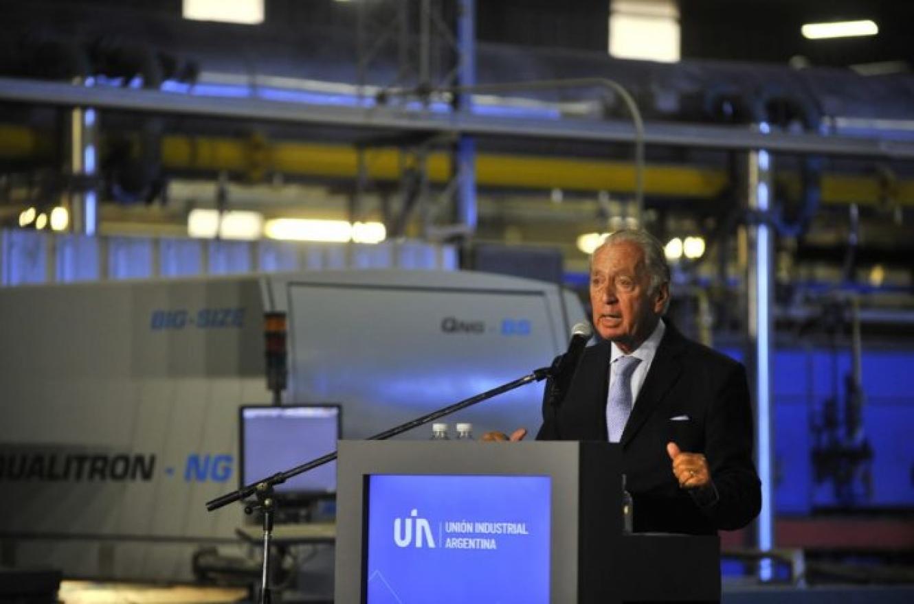 Con escasa presencia oficial y algunos roces, la UIA celebró el Día de la Industria