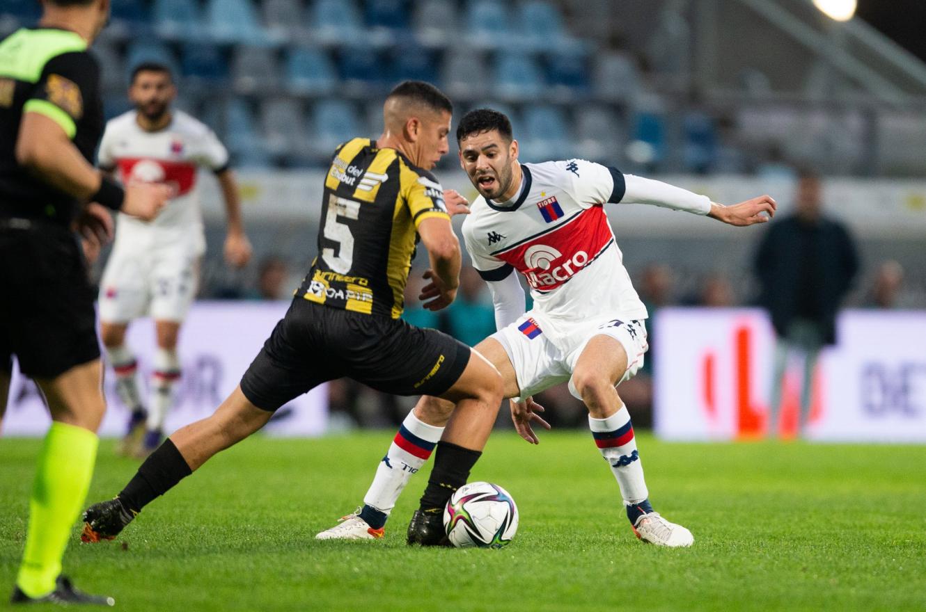 Copa Argentina: tras un empate a puro gol, Deportivo Madryn le ganó por penales a Tigre