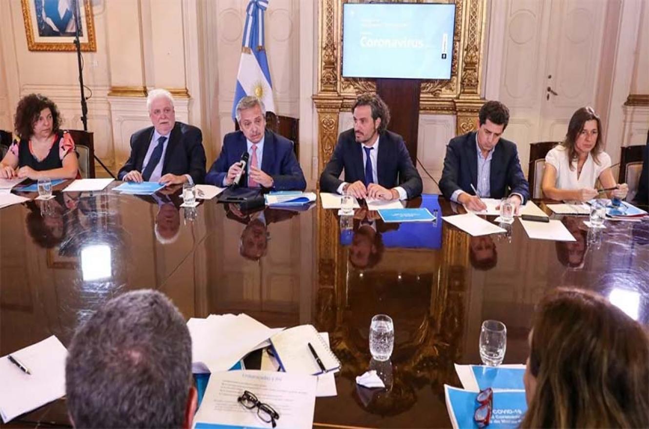 El Presidente Alberto Fernández reunido con parte de su gabinete de gobierno.