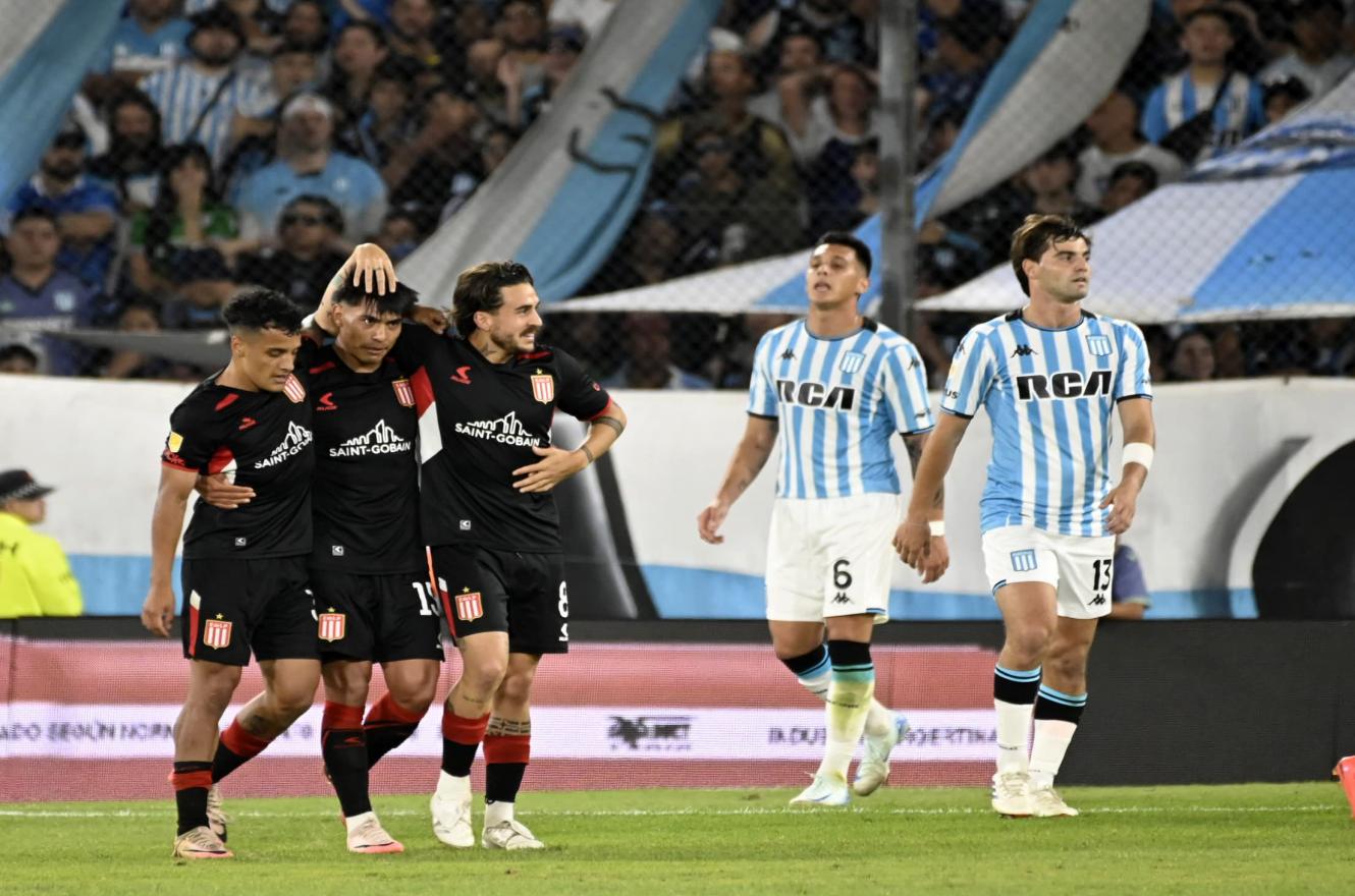 Fútbol: Estudiantes venció a Racing con un festival de goles y le dio una mano a Vélez