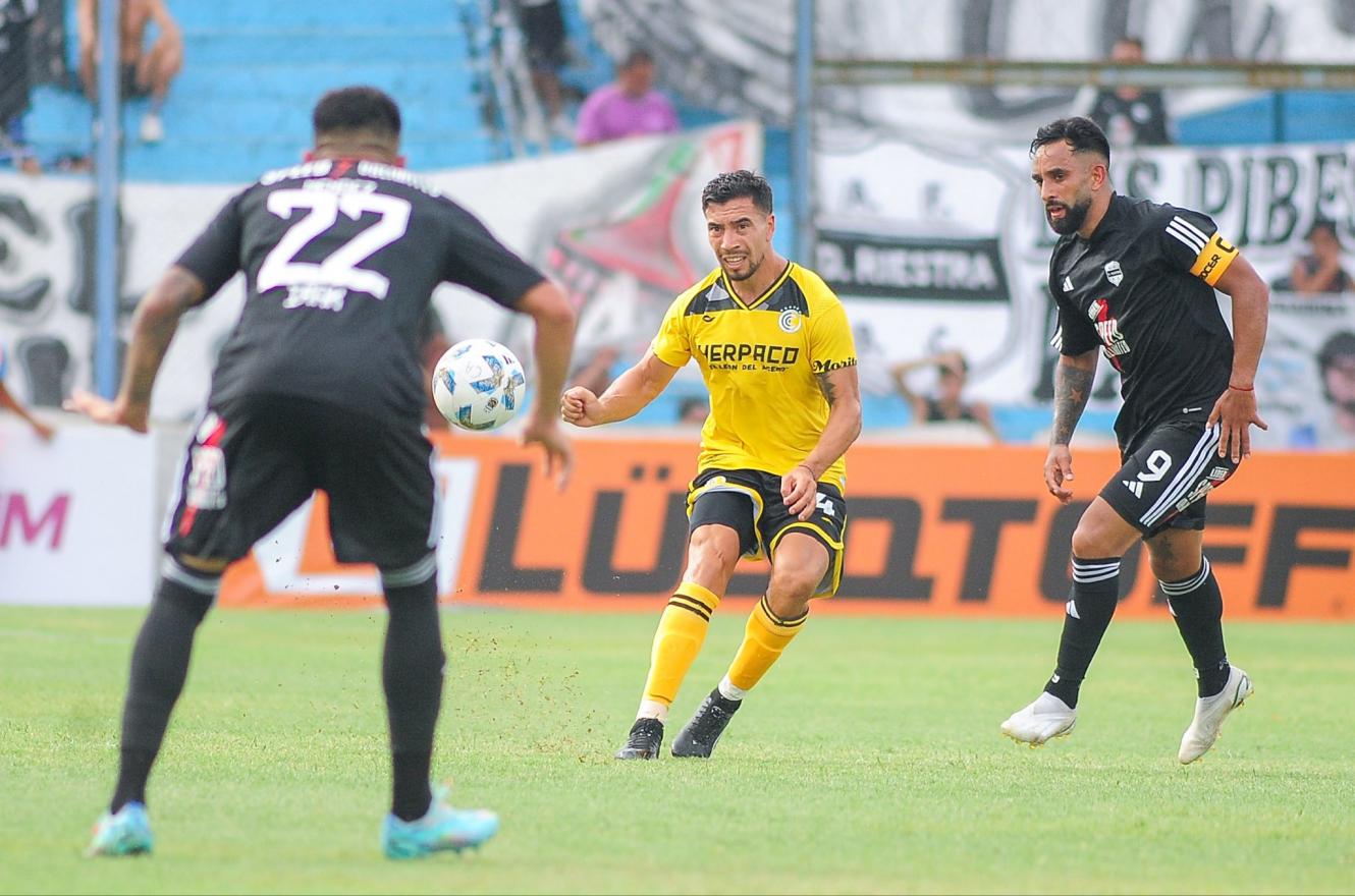 Copa Argentina: Deportivo Riestra eliminó a Comunicaciones con polémico y agónico penal