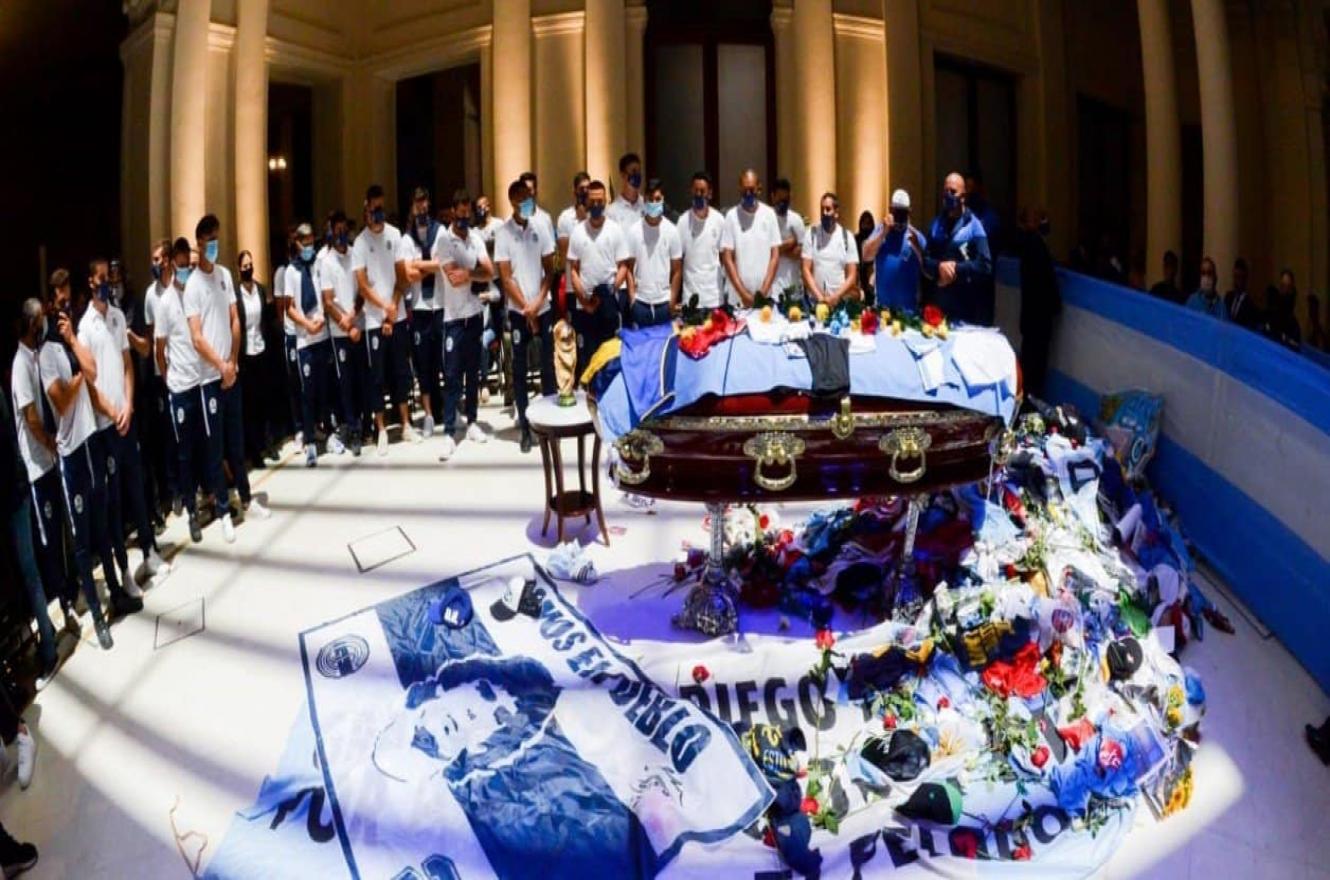 Con presencia entrerriana, el plantel de Gimnasia La Plata despidió a su DT