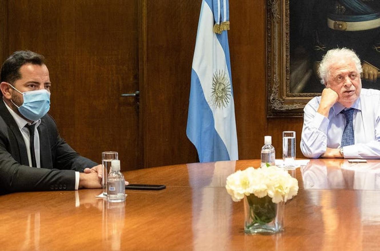 Ginés González García junto a Lisandro Bonelli