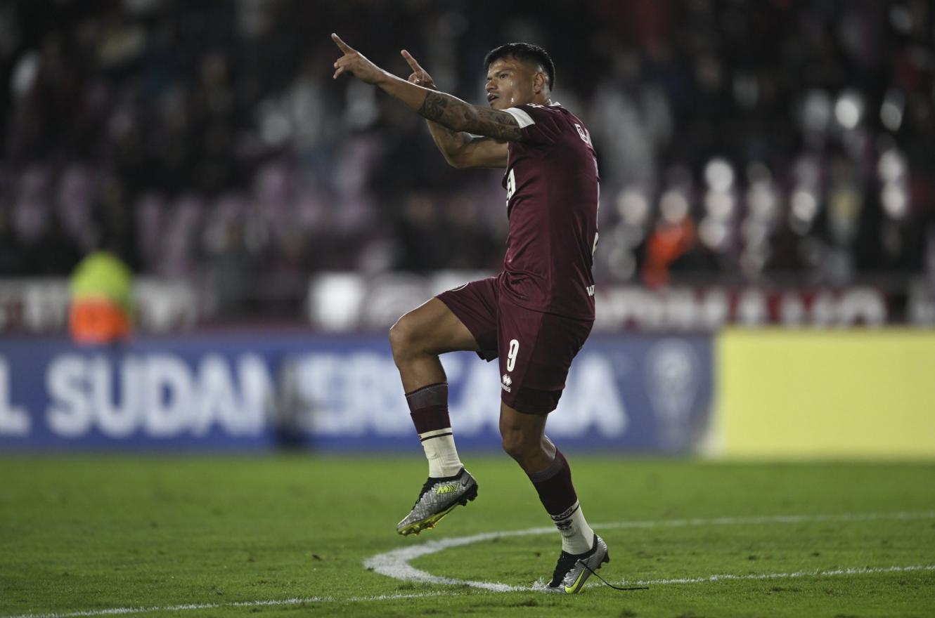 Copa Sudamericana: con gol del entrerriano Walter Bou, Lanús ganó y llegó a la cima